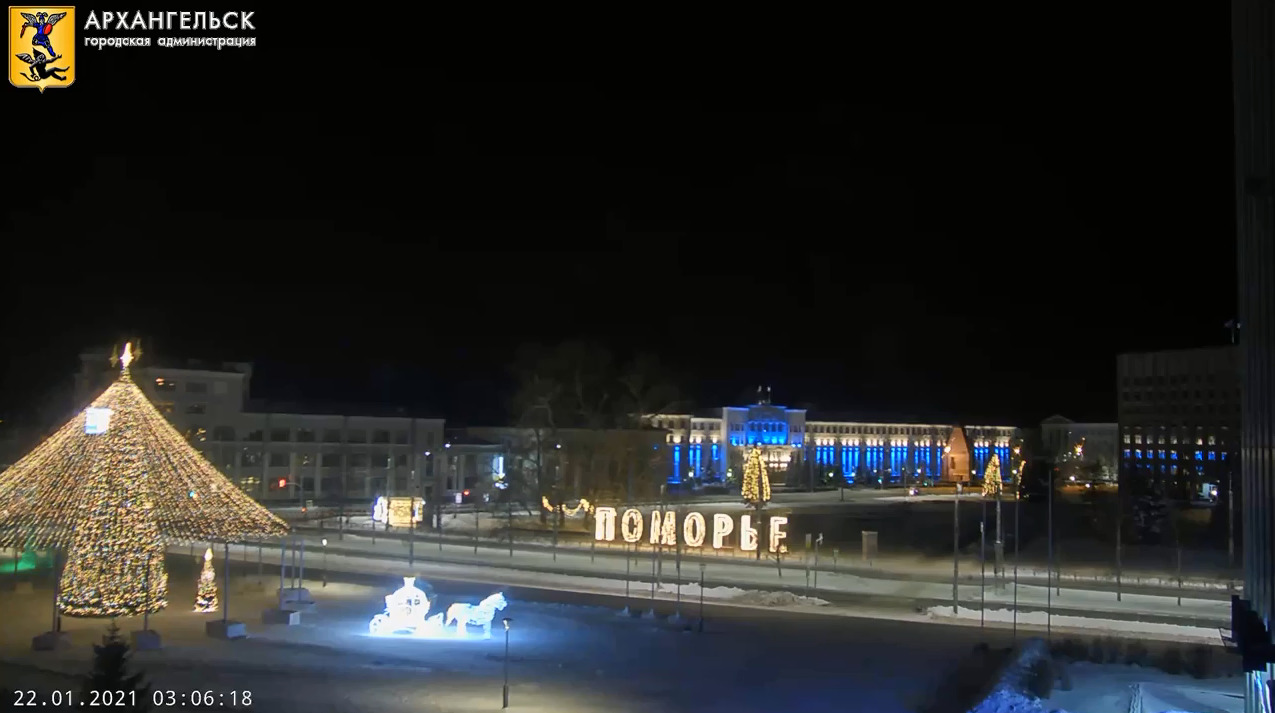 С такого ракурса камера смотрела ночью С такого ракурса камера смотрела ночью