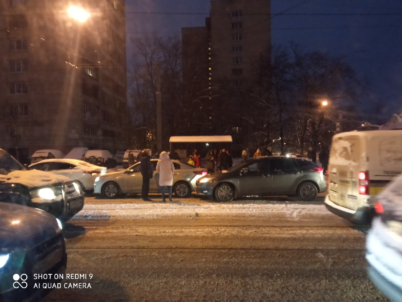 ДТП на перекрестке проспекта Науки и улицы Карпинского
