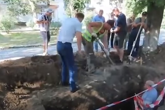 Кандидат и азовчане хоронят технический прогресс Кандидат и азовчане хоронят технический прогресс