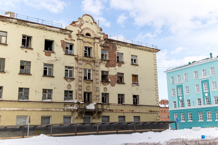 В центре Норильска с каждым годом прибавляется количество пустующих <nobr class="_">домов —</nobr> жить в них было уже опасно В центре Норильска с каждым годом прибавляется количество пустующих <nobr class="_">домов —</nobr> жить в них было уже опасно