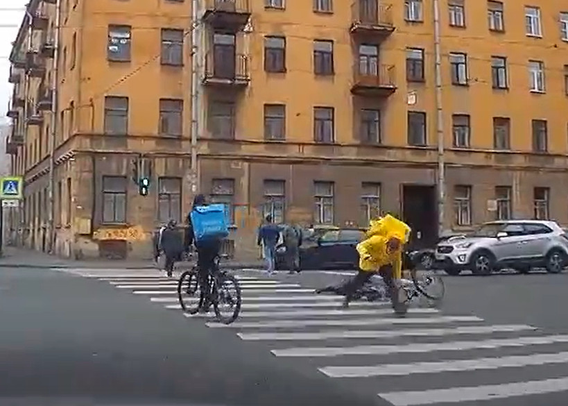 Кадр из видео в <a href="https://vk.com/spb_today" class="io-leave-page _" target="_blank"><br />ДТП и ЧП | Санкт-Петербург | Питер Онлайн | СПб</a>