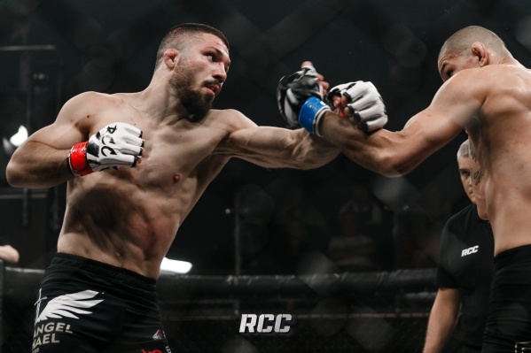 В Екатеринбурге состоялся турнир по MMA В Екатеринбурге состоялся турнир по MMA