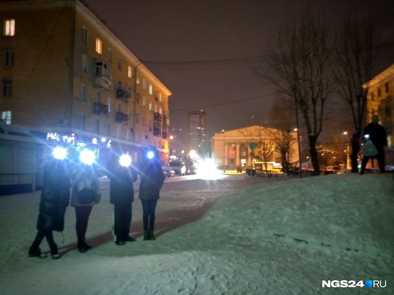 Сквер напротив ТЮЗа Сквер напротив ТЮЗа