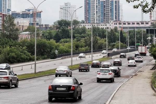 Тело лежало под мостом в воде Тело лежало под мостом в воде