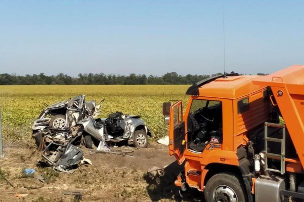 В ДТП в Кореновском районе легковушку раздавило В ДТП в Кореновском районе легковушку раздавило