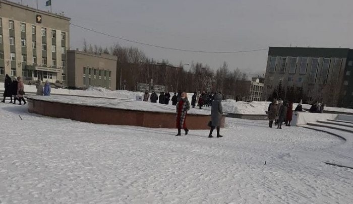 О бомбе, заложенной в здании администрации Сургута, сообщили по телефону