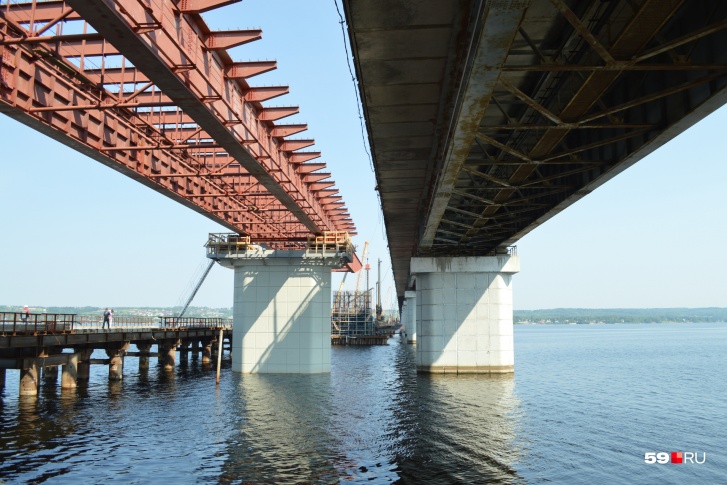 Новый мост строят в нескольких метрах от старого