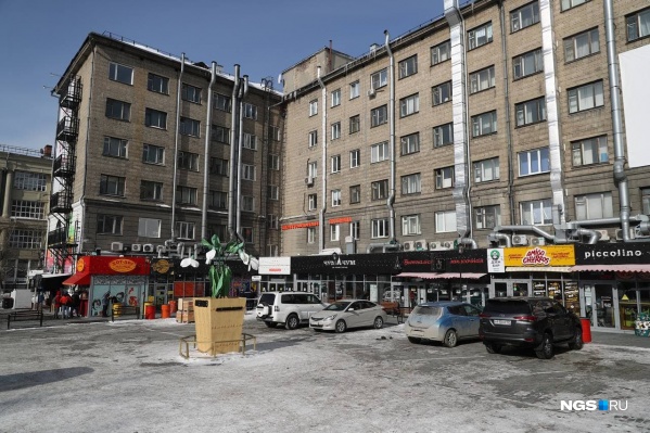 Договор аренды на участок перестанет действовать через три месяца после отправки уведомления Договор аренды на участок перестанет действовать через три месяца после отправки уведомления