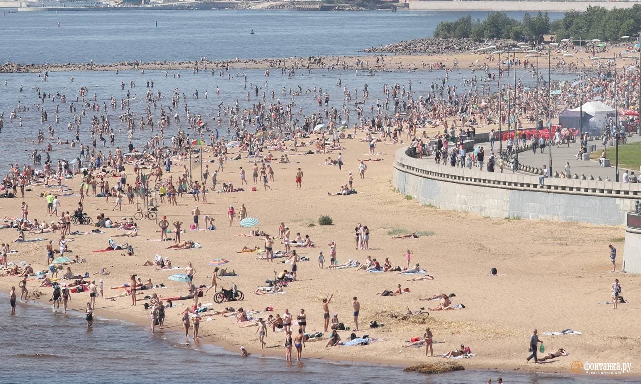 Кадр дня с пляжа: это точно Петербург, а не Чёрное море?