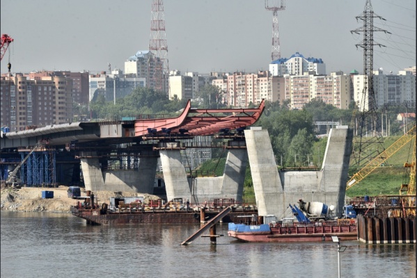 Техническое движение на мосту планируется запустить к концу 2022 года, а весь объект будет сдан в 2023 году Техническое движение на мосту планируется запустить к концу 2022 года, а весь объект будет сдан в 2023 году