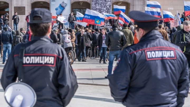 Перед митингом Навального к тюменцам стали наведываться полицейские