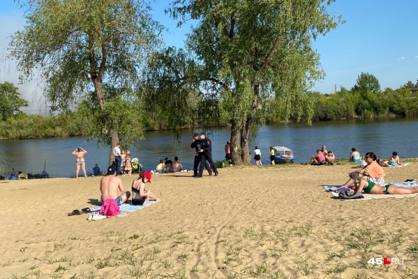 На пляжах Кургана можно загорать, но не купаться На пляжах Кургана можно загорать, но не купаться