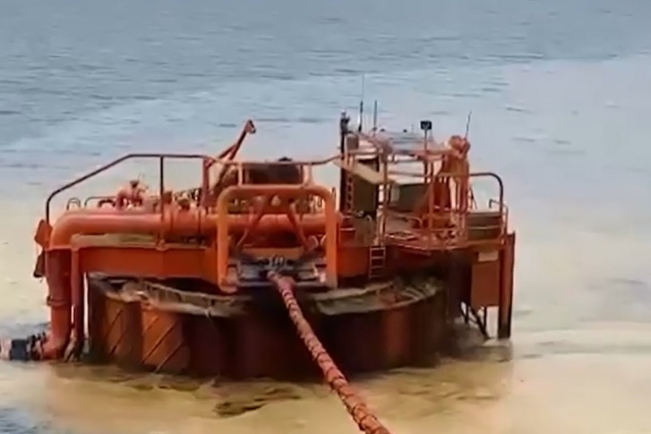 Нефть закачивали на греческий танкер под контролем Каспийского трубопроводного консорциума