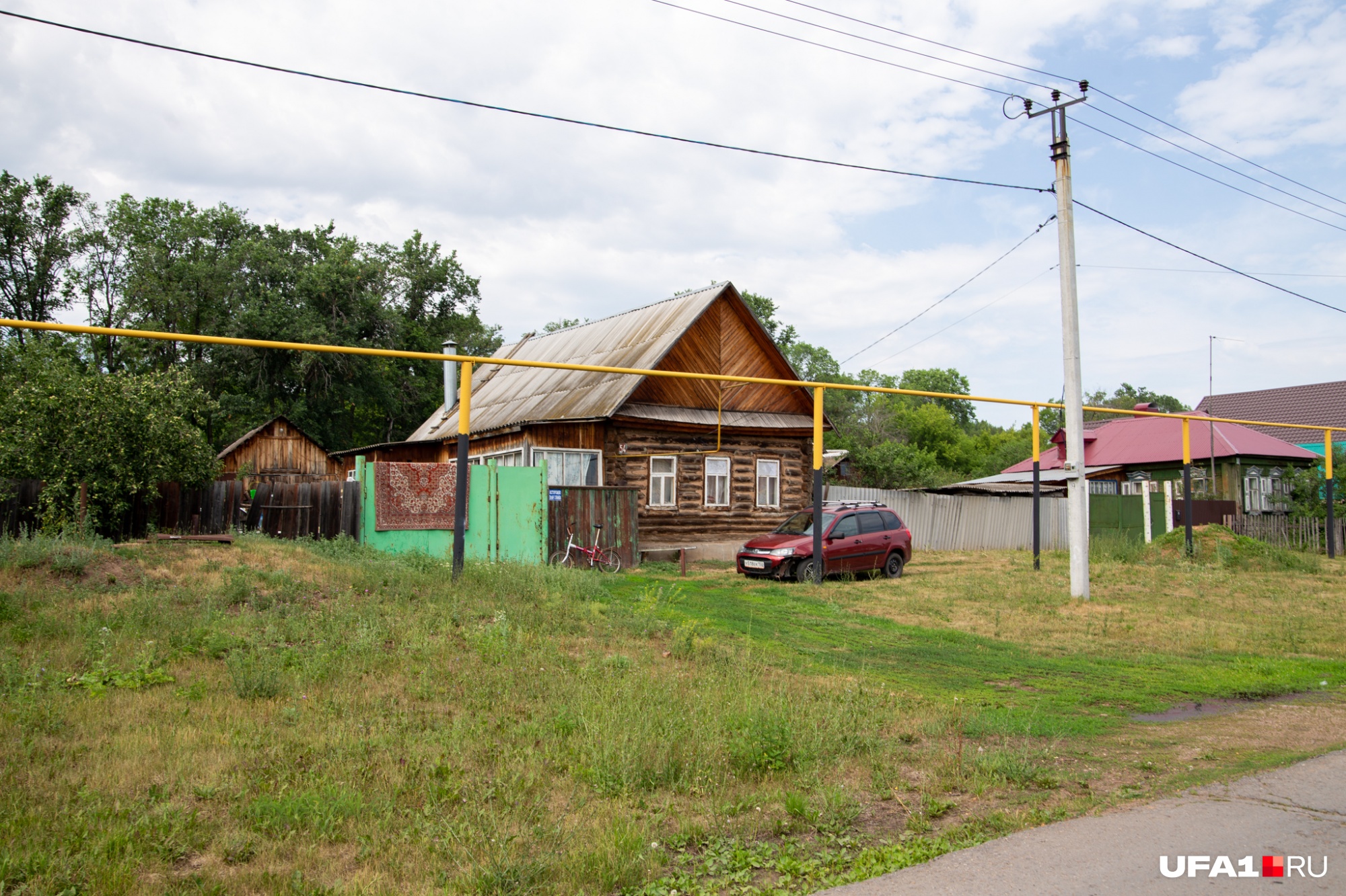 Дома у всех в основном советской постройки
