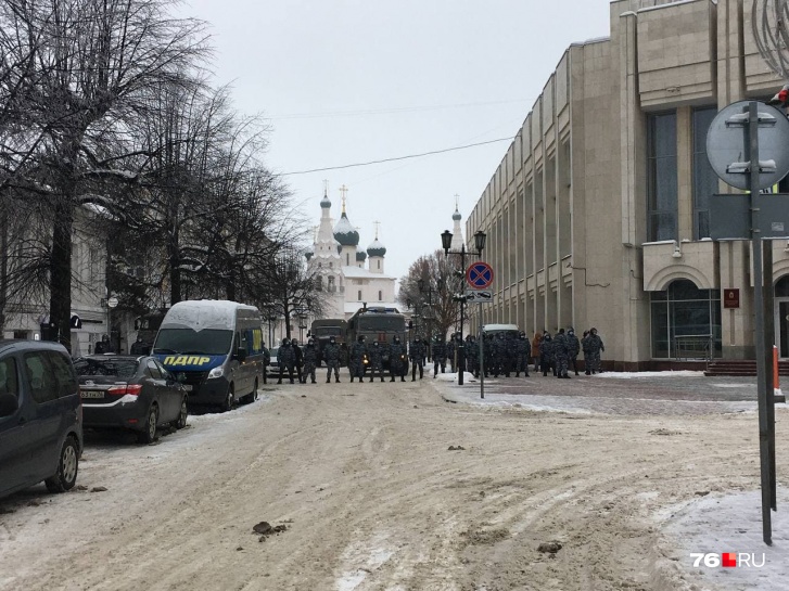 Подход к Советской площади перекрыли