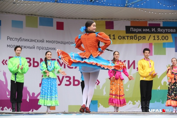 Вспомним праздник без масок и социальной дистанции Вспомним праздник без масок и социальной дистанции