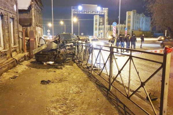 Около Самарского моста <a href="https://63.ru/text/incidents/2021/03/25/69830075/" class="_ io-leave-page">столкнулись</a> Volkswagen и машина скорой помощи Около Самарского моста <a href="https://63.ru/text/incidents/2021/03/25/69830075/" class="_ io-leave-page">столкнулись</a> Volkswagen и машина скорой помощи