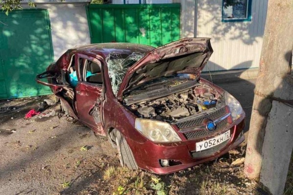 Пострадали водитель и пассажиры автомобиля Пострадали водитель и пассажиры автомобиля