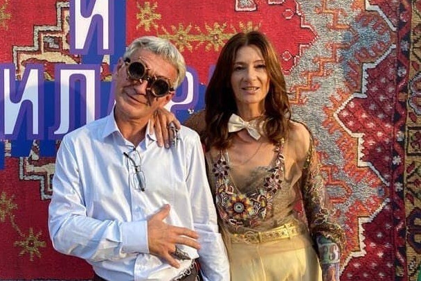 Марина Валеева с супругом — отчимом Моргенштерна Марина Валеева с супругом — отчимом Моргенштерна