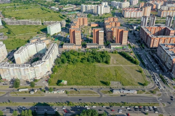 Спорткомлекс с бассейном хотели возвести к Универсиаде. А парк пытались разбить уже не раз Спорткомлекс с бассейном хотели возвести к Универсиаде. А парк пытались разбить уже не раз