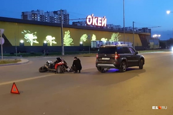 В аварии серьезно пострадала пассажирка мотоцикла В аварии серьезно пострадала пассажирка мотоцикла