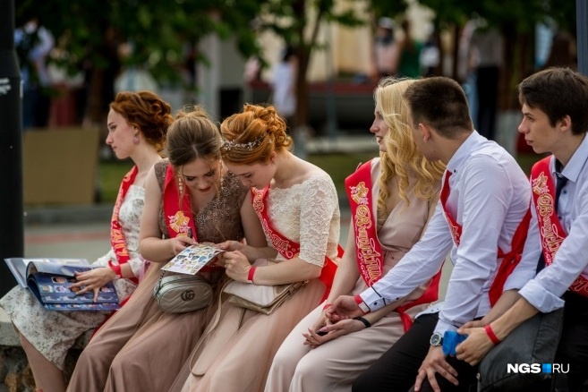 Родители выпускников признались, что суммы на проведение выпускных — внушительные Родители выпускников признались, что суммы на проведение выпускных — внушительные