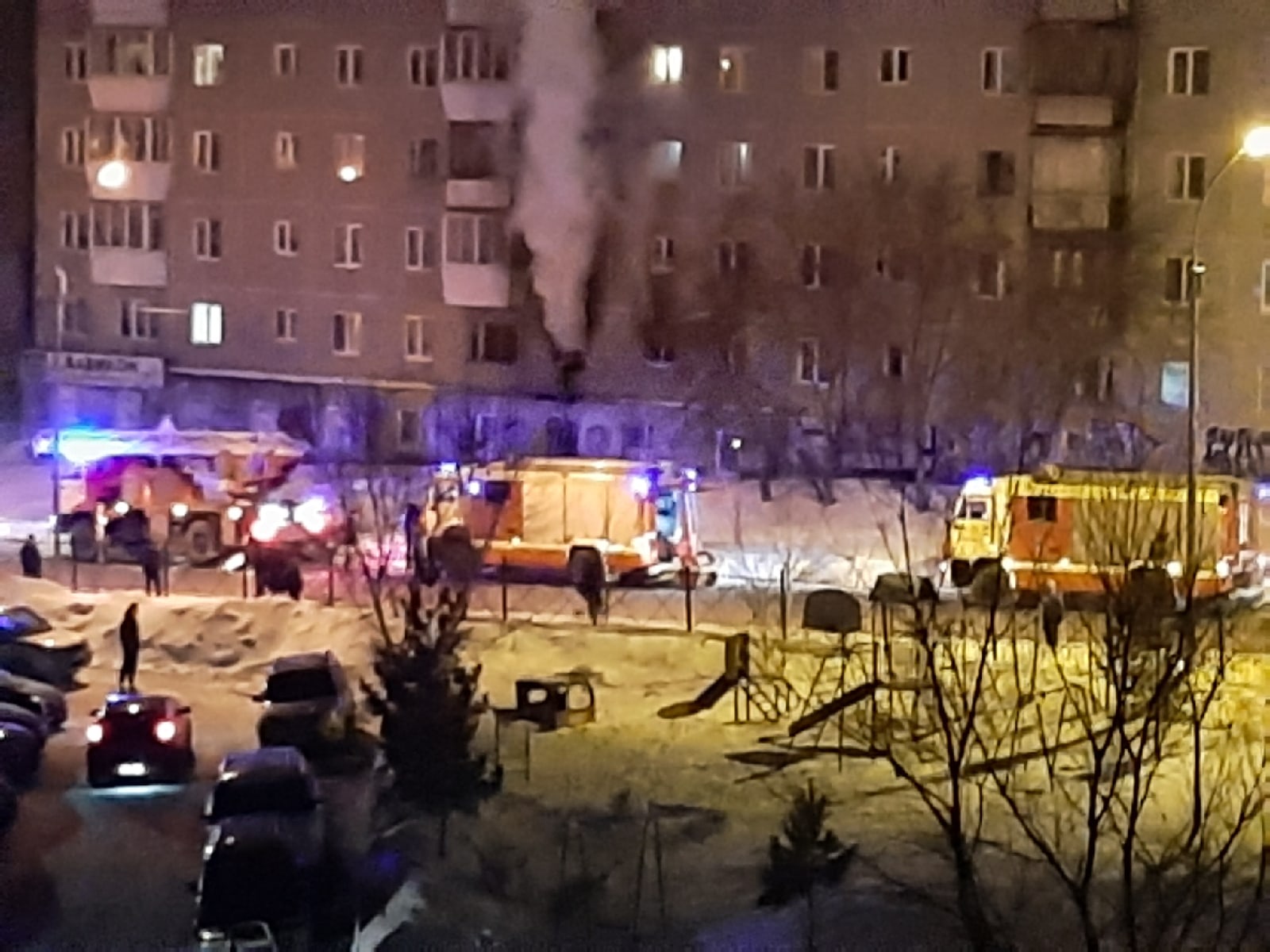 В Екатеринбурге во время пожара в квартире пострадали две женщины
