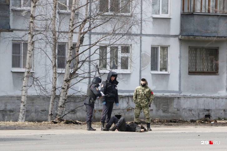 Уговоры, что вы сейчас отлежитесь и спокойно пойдете домой, точно не сработают Уговоры, что вы сейчас отлежитесь и спокойно пойдете домой, точно не сработают