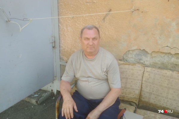 60-летний Владимир, ударивший незнакомого мальчика на улице, работает слесарем в областной больнице <nobr class="_">№ 2</nobr> 60-летний Владимир, ударивший незнакомого мальчика на улице, работает слесарем в областной больнице <nobr class="_">№ 2</nobr>