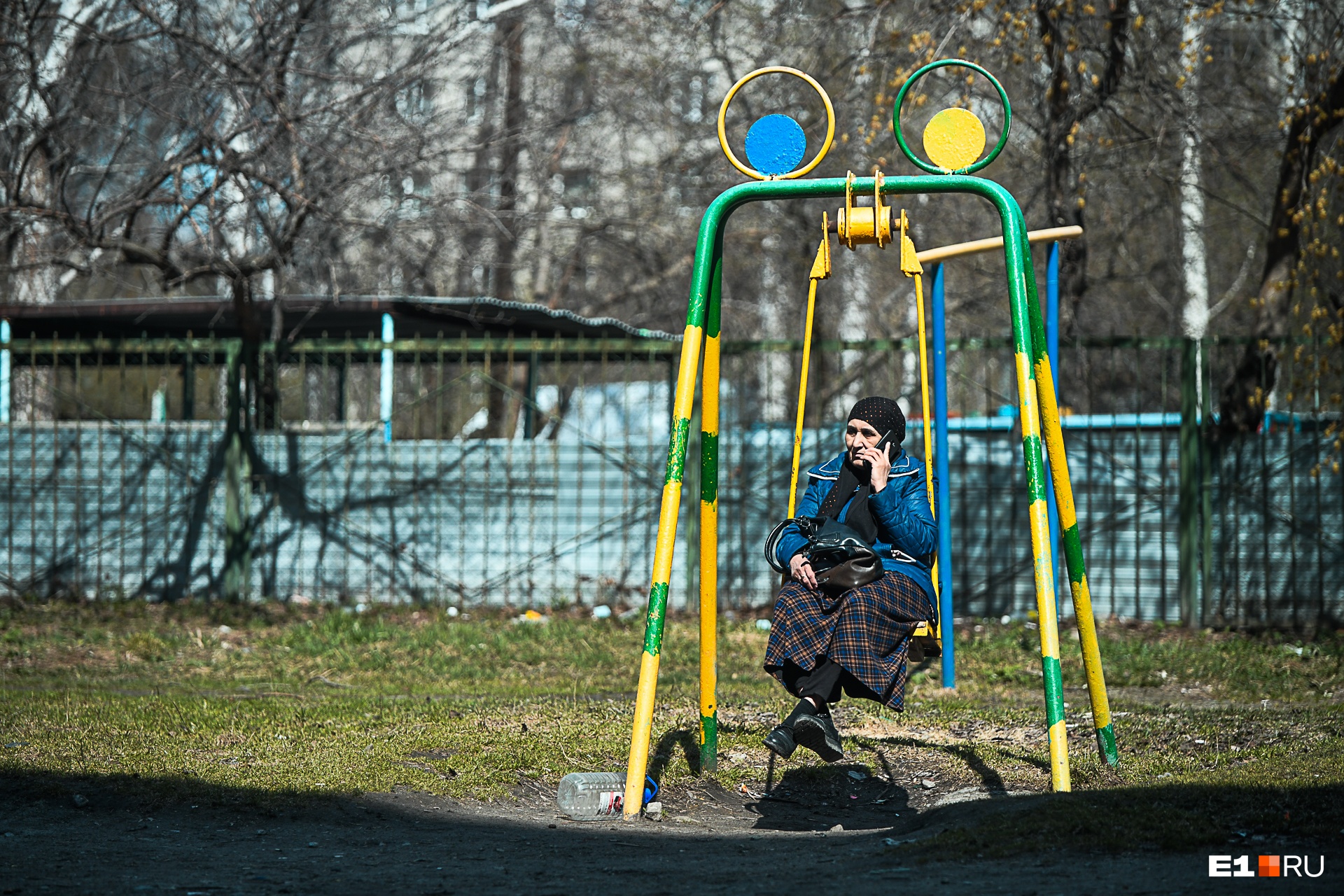 Свердловские власти объявили, кто должен сидеть на обязательной самоизоляции
