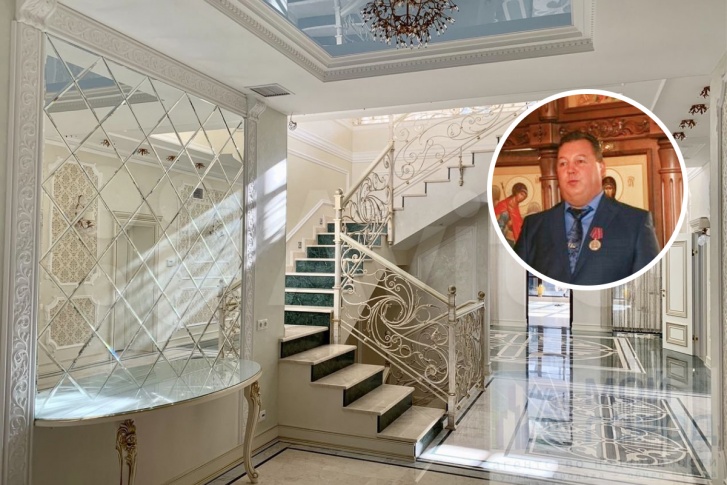 История этого дома связана с некогда успешным и известным бизнесменом Кузбасса Александром Юганом