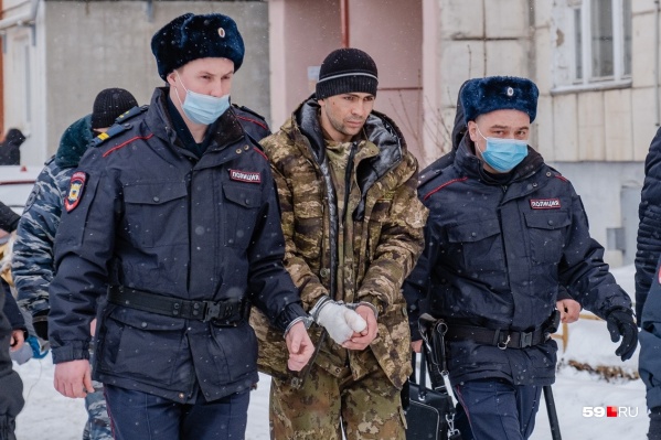 У подозреваемого повреждена рука У подозреваемого повреждена рука