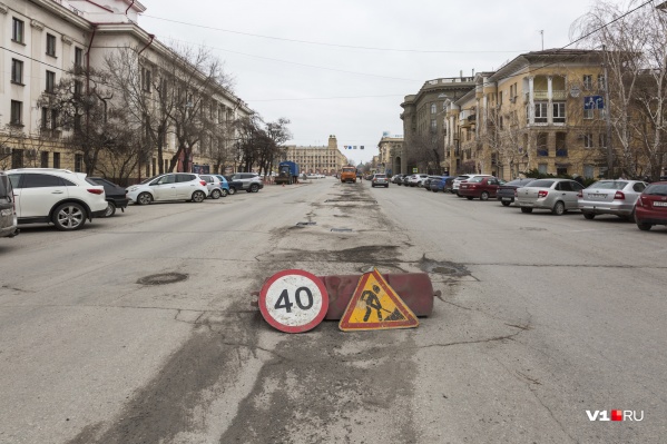 Дорожники вышли на улицу Мира Дорожники вышли на улицу Мира