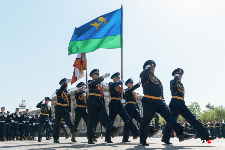 Военные перенесли репетицию парада Победы в связи с трауром