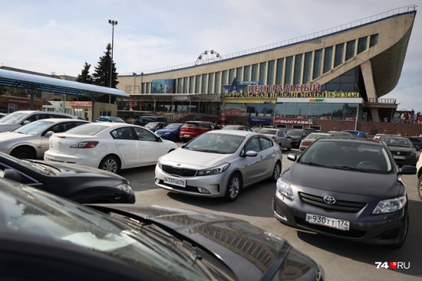 После закрытия автовокзала <a href="https://74.ru/text/gorod/2021/05/24/69930818/" class="_ io-leave-page" target="_blank">площадку превратили в парковку</a> После закрытия автовокзала <a href="https://74.ru/text/gorod/2021/05/24/69930818/" class="_ io-leave-page" target="_blank">площадку превратили в парковку</a>