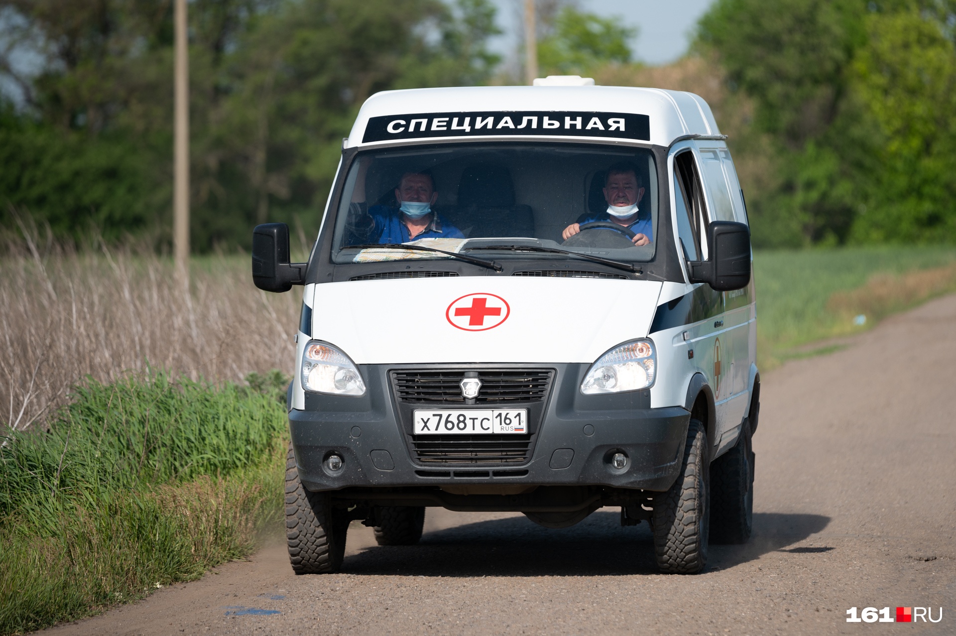 Восемь человек госпитализировали в Таганрогскую БСМП. Ночью в реанимации умер 11-й пострадавший