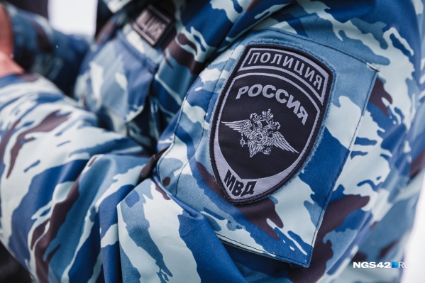 Сотрудники полиции опросили потерпевшую Сотрудники полиции опросили потерпевшую