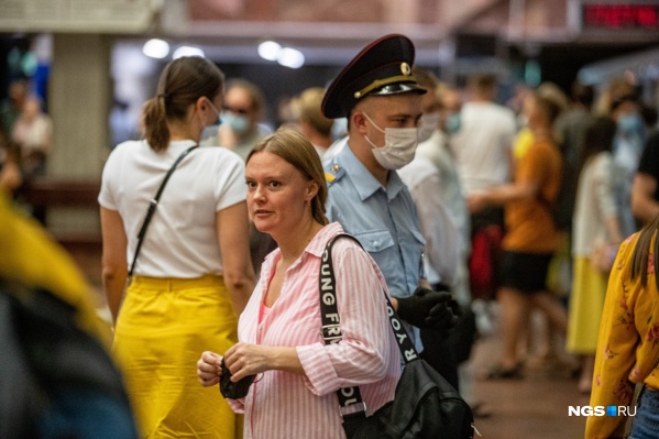 Рейд прошел вечером на станции метро «Площадь Ленина» Рейд прошел вечером на станции метро «Площадь Ленина»
