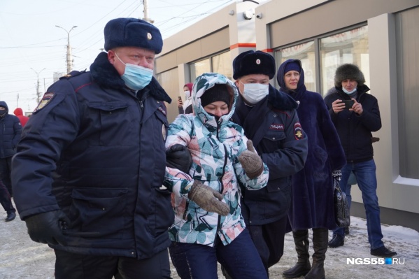 Первой полиция задержала молодую омичку Первой полиция задержала молодую омичку