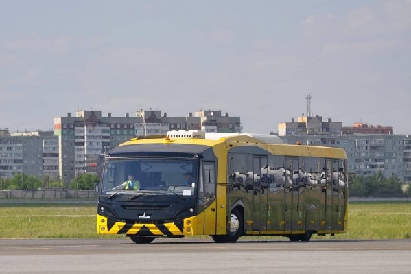 На днях новый автобус начал перевозить первых пассажиров На днях новый автобус начал перевозить первых пассажиров