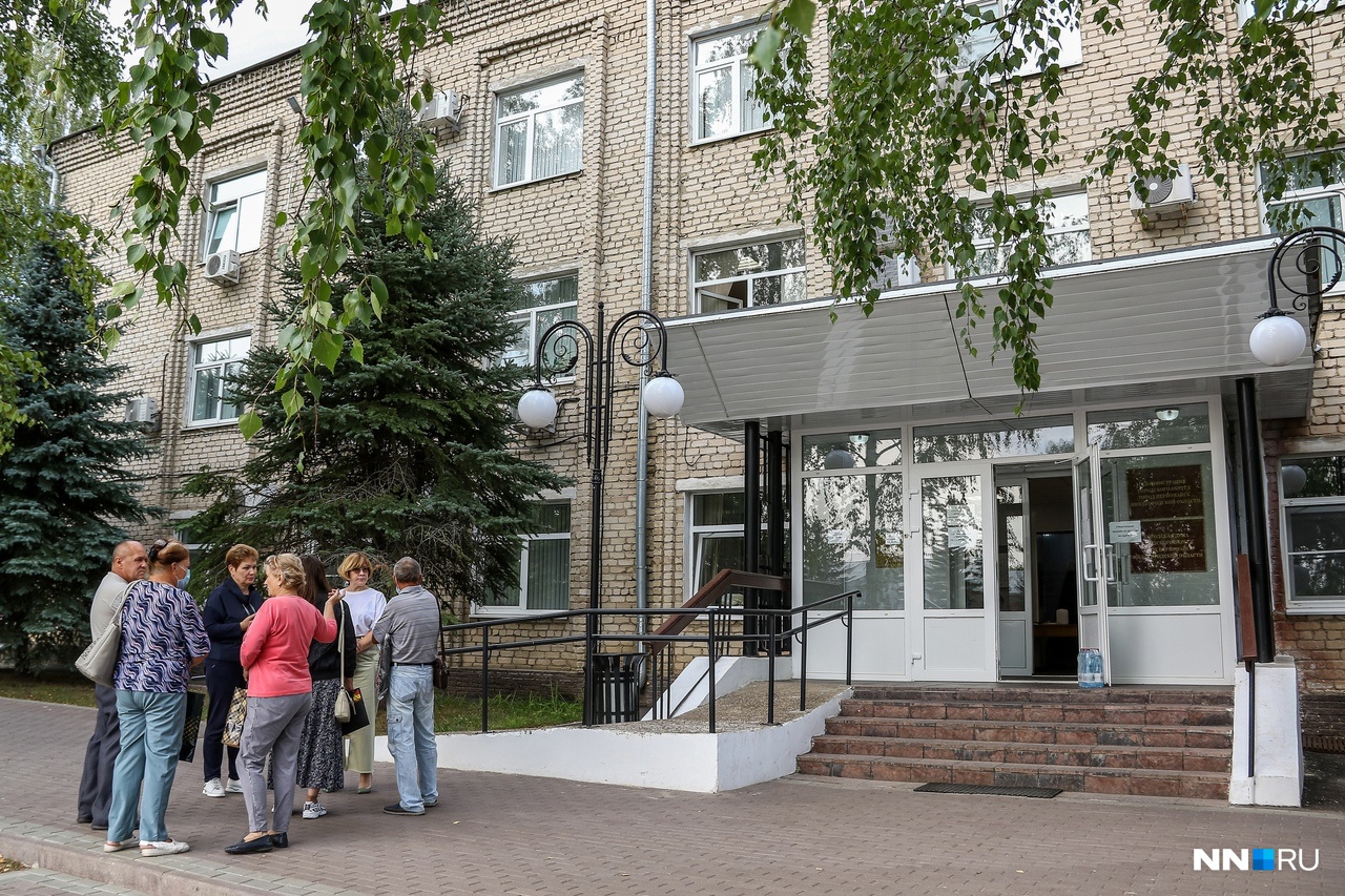 Владельцы домов в Стеклянном разговаривают с главой района — Еленой Лебедневой Владельцы домов в Стеклянном разговаривают с главой района — Еленой Лебедневой