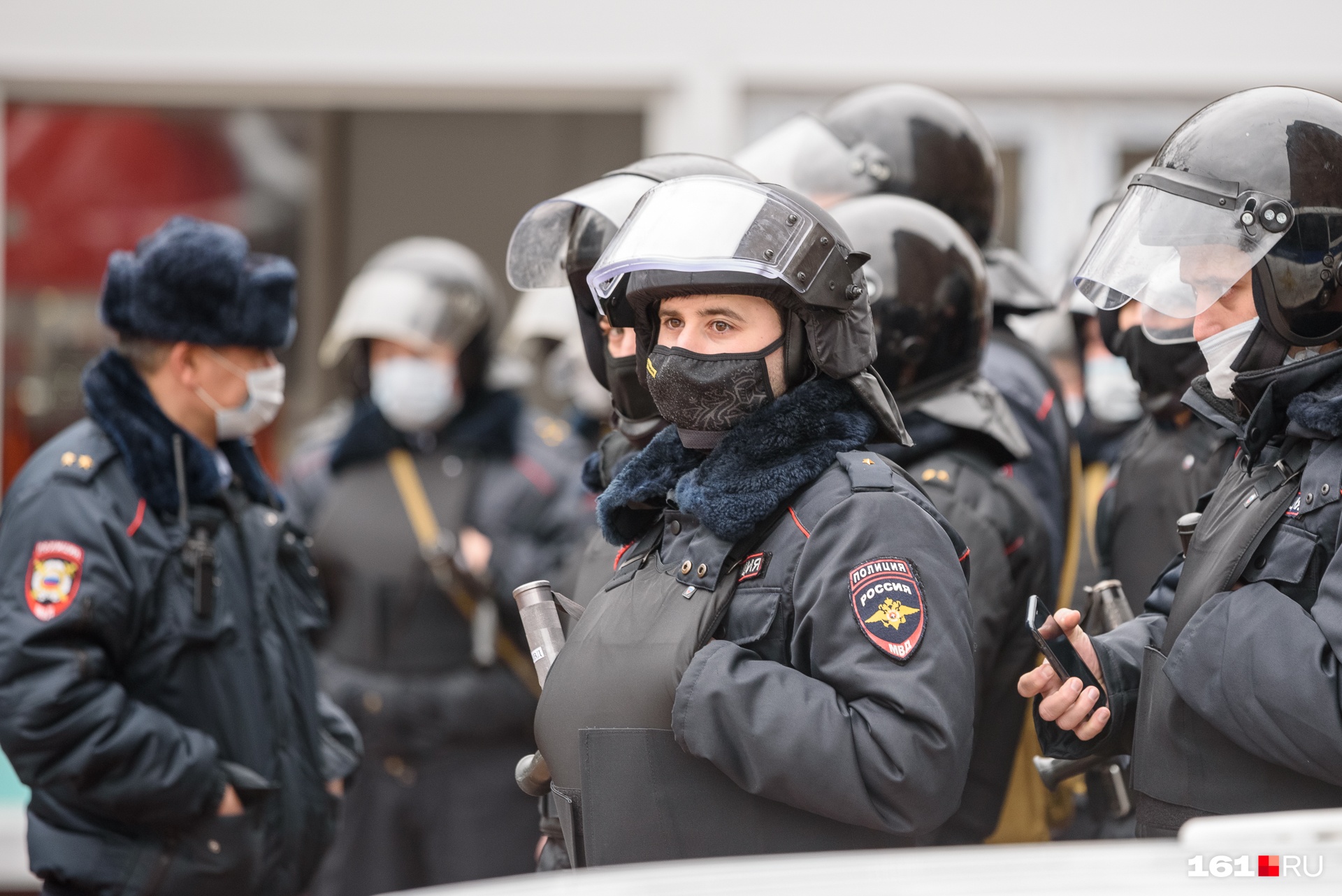 Сотрудники органов были начеку с самого утра Сотрудники органов были начеку с самого утра