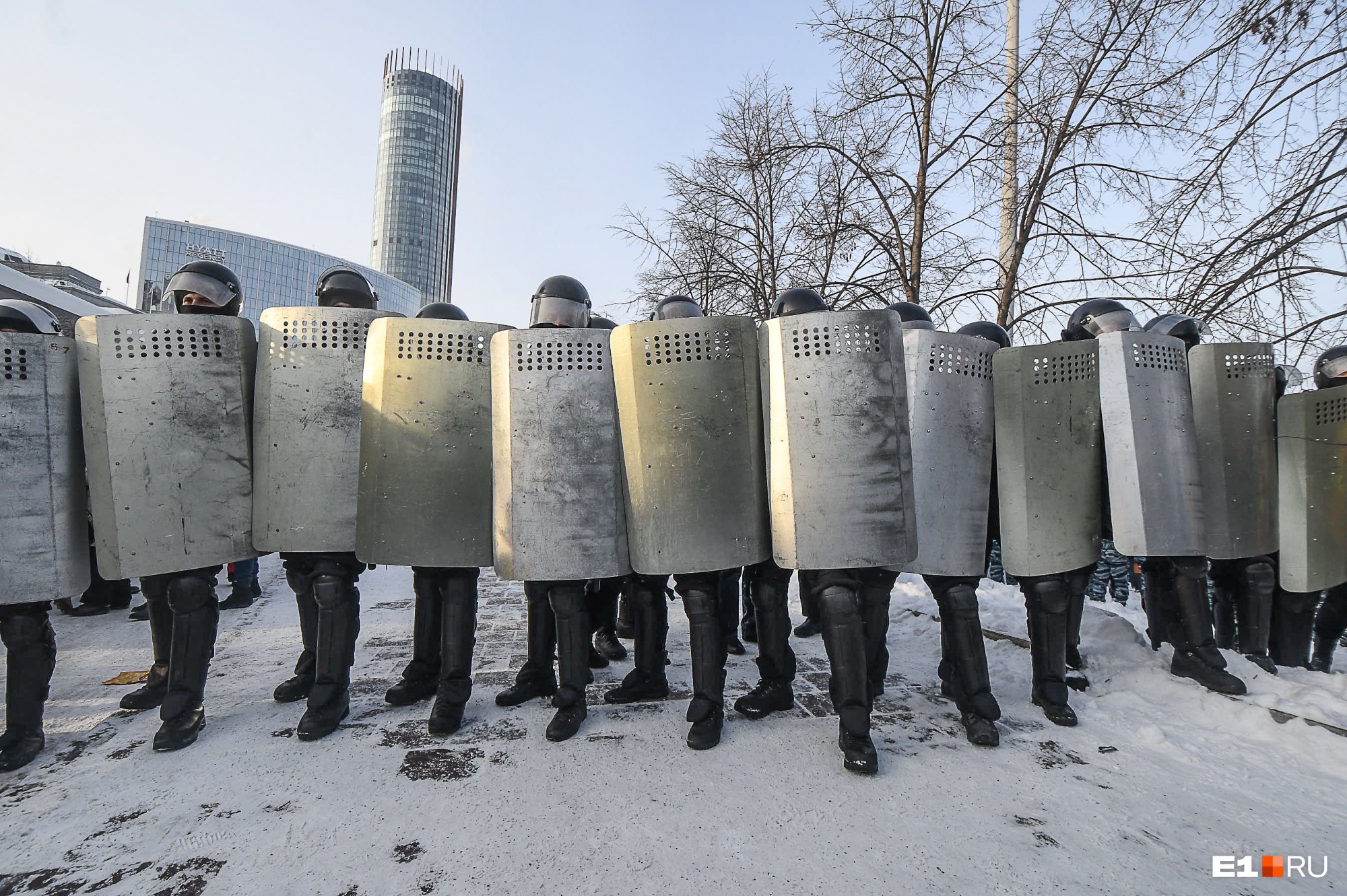 Сколько задержано людей и взорвано дымовых шашек: итоги екатеринбургской акции протеста в цифрах