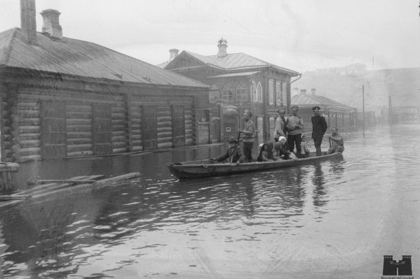 Наводнение в Красноярске. <nobr class="_">1916 год</nobr> Наводнение в Красноярске. <nobr class="_">1916 год</nobr>