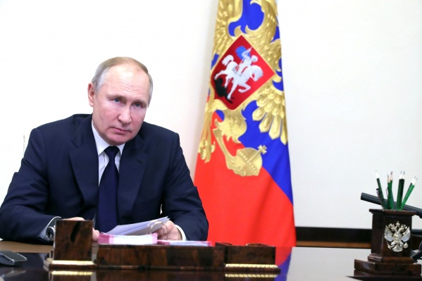 Ни Кремль, ни сам Путин не уточняют, какой вакциной прививался президент Ни Кремль, ни сам Путин не уточняют, какой вакциной прививался президент
