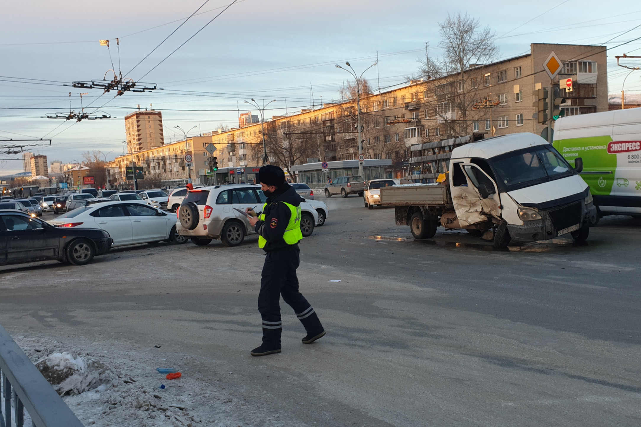 Водитель был пьян: стало известно состояние четырех пострадавших в массовом ДТП на Уралмаше