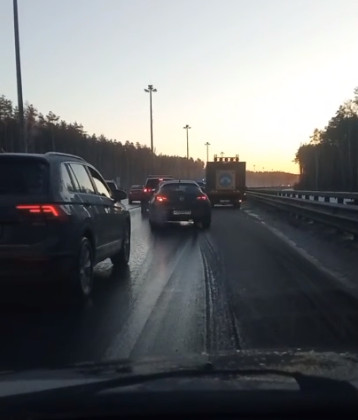 Скриншот видео из группы <a href="https://vk.com/wall-68471405_14713817" target="_blank" class="_">«ДТП и ЧП | Санкт-Петербург»</a>