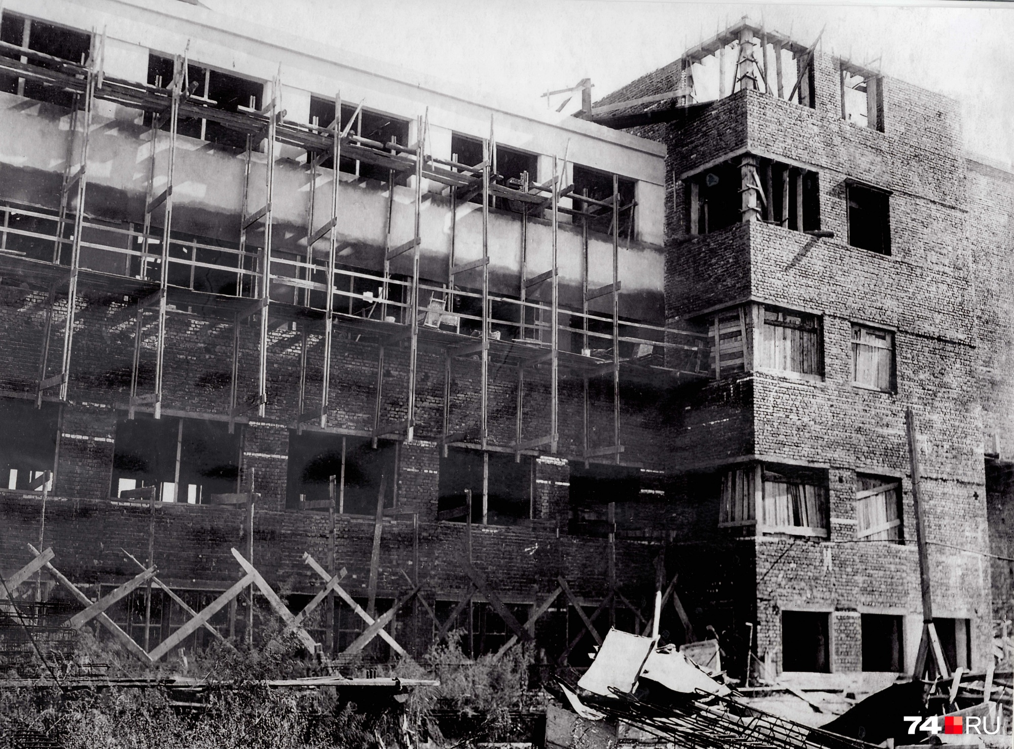 Строительство Дома связи на улице Кирова в Челябинске, 1930-е годы