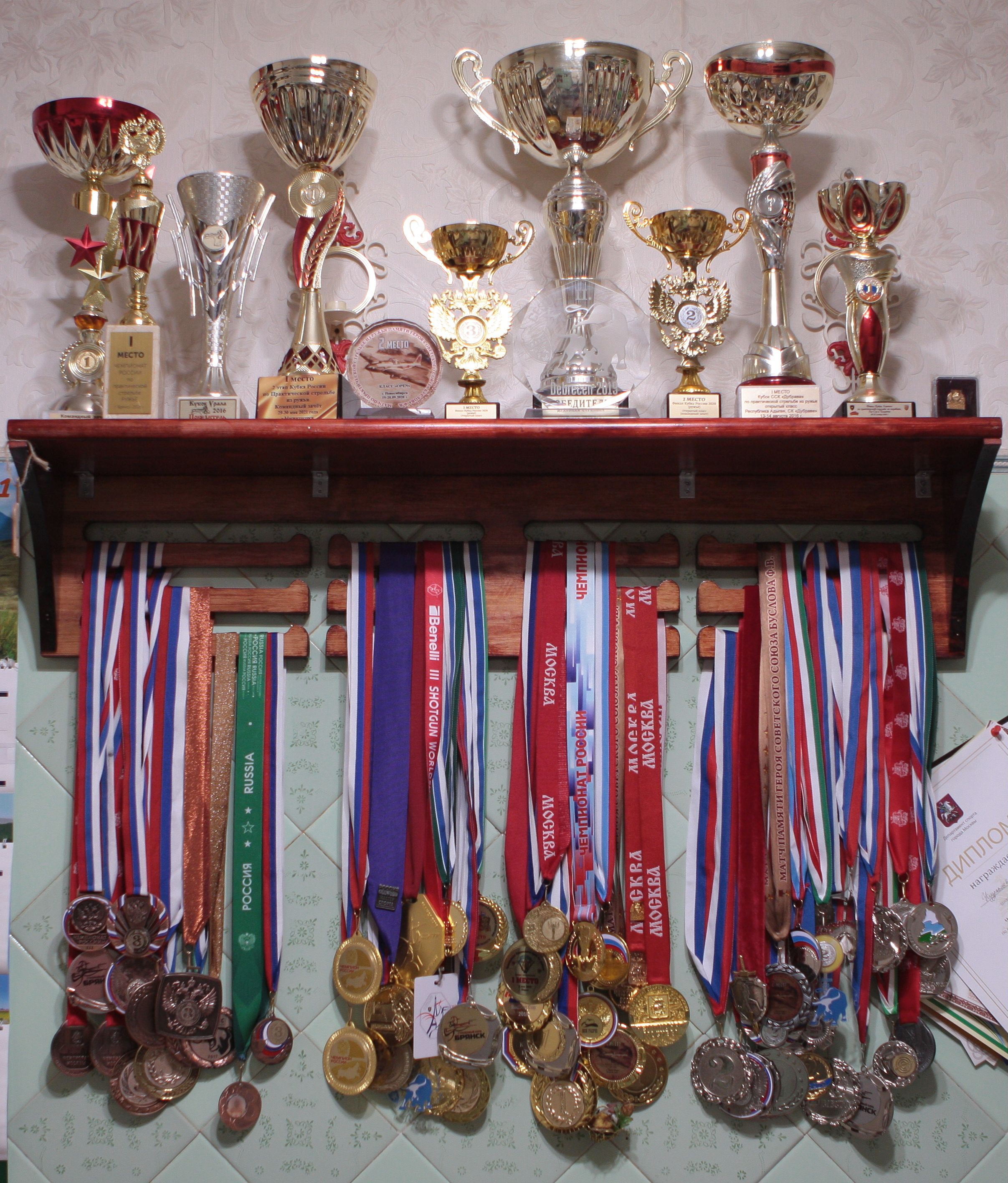 Среди трофеев спортсмена несколько десятков наград, полученных на соревнованиях всероссийского и международного уровней
