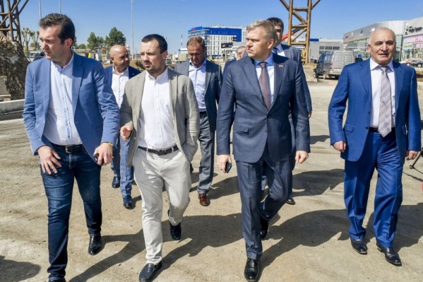 Ранее подрядная организация завершила на улице Героев Хасана сложнейшее переустройство газопроводов Ранее подрядная организация завершила на улице Героев Хасана сложнейшее переустройство газопроводов